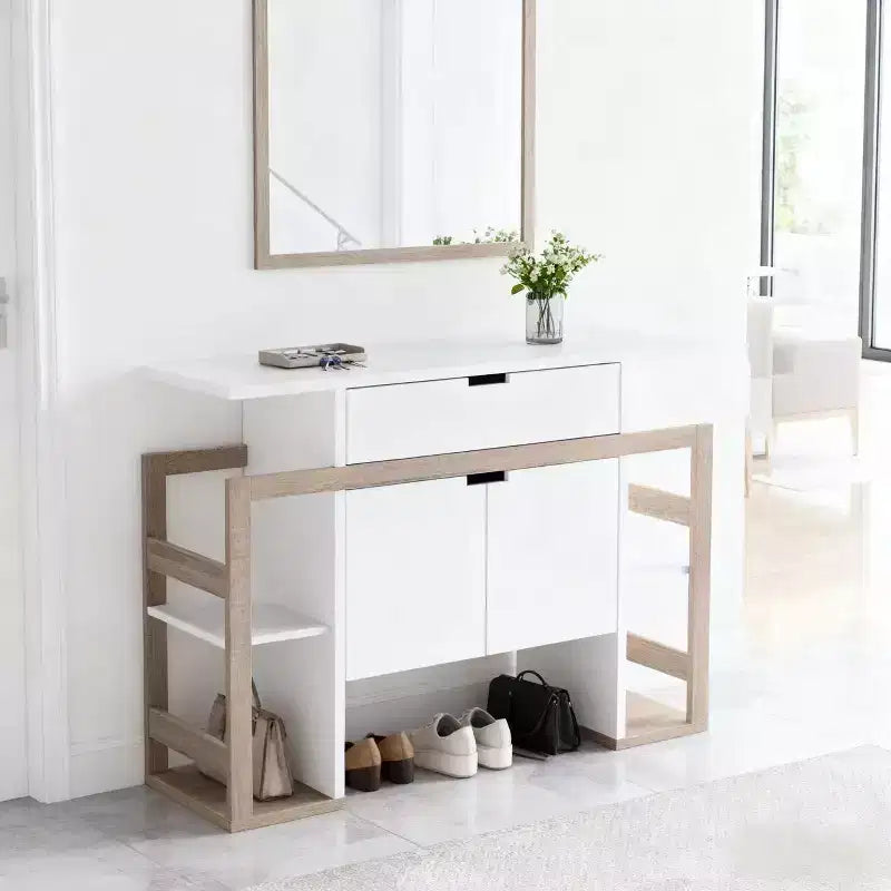 Meuble de rangement décoratif avec tiroir, étagères latérales ouvertes et base à deux portes pour le salon ou la salle à manger, chêne blanc