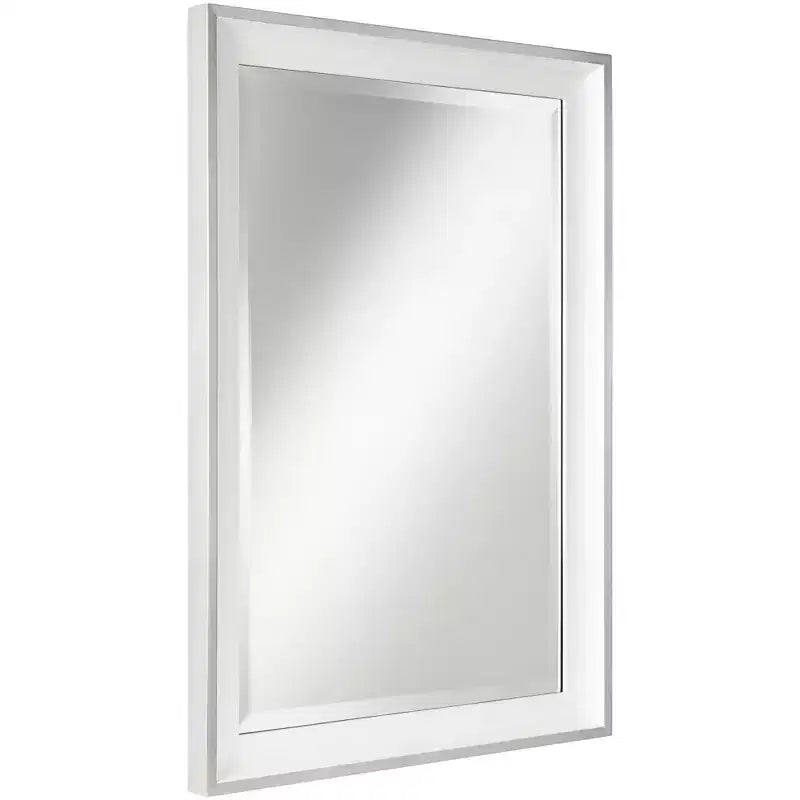 Miroir mural rectangulaire moderne avec cadre en bois blanc brillant biseauté de 24 pouces de large pour salle de bain, chambre à coucher, salon